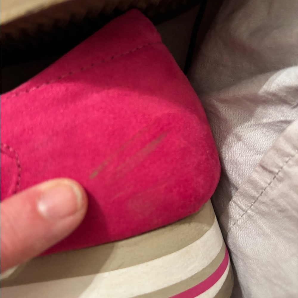 Elegant pink Loafers with Gold Accent - Picture 10 of 10
